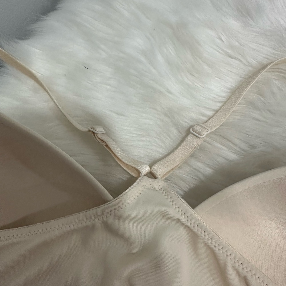 Seamless Cream Bra 36B racer  back - Picture 2 of 2